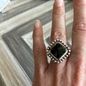 NWOT Premier Designs Cool Concept ring, Size 7, Reversible black and purple